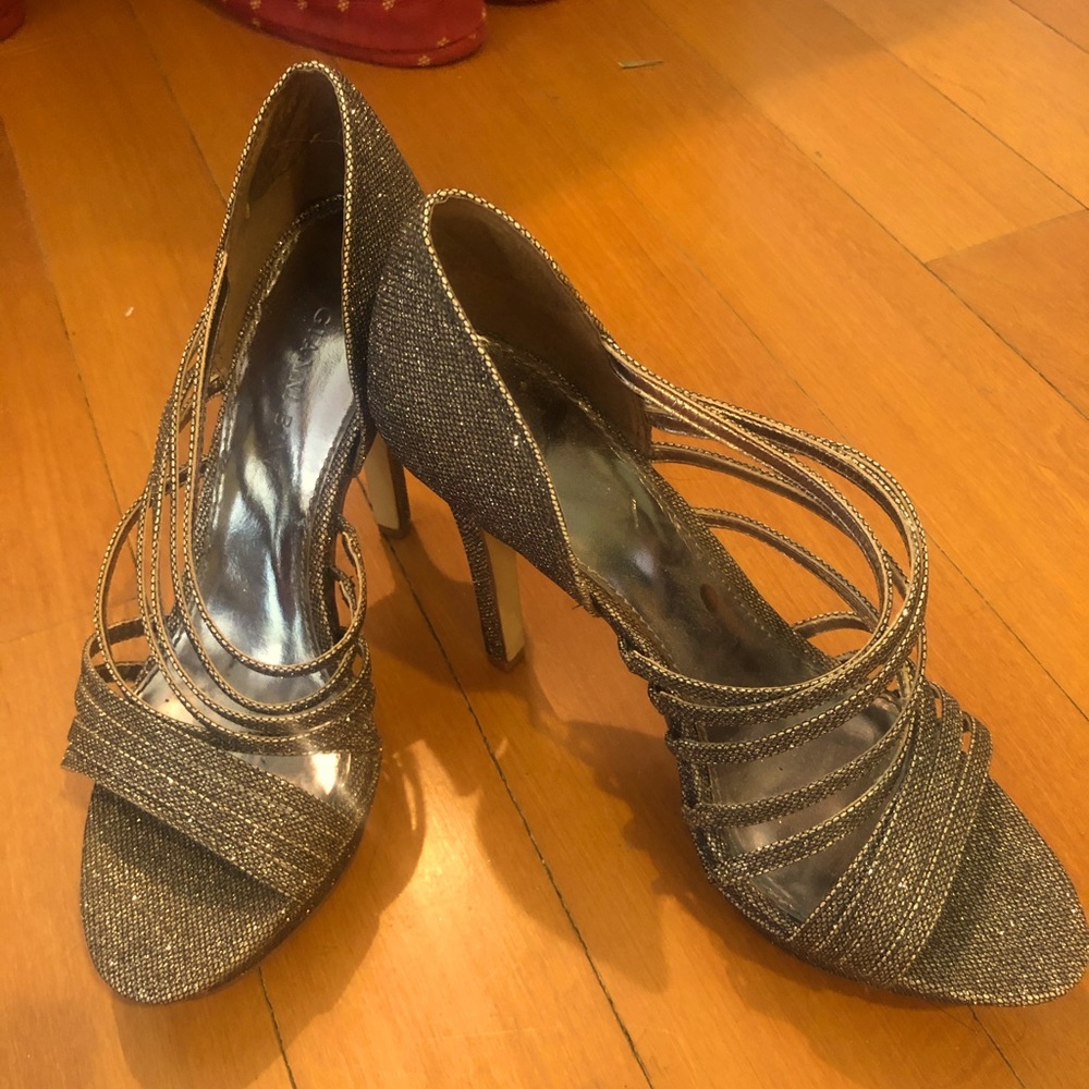 Gianni Bini stunning dress shoes!
